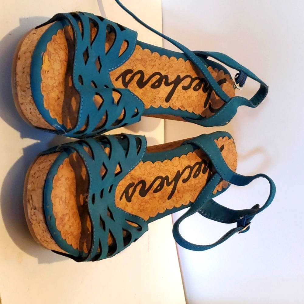 Size 8 Sketchers Wedges